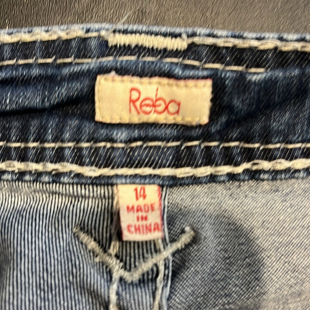 Reba denim jeans size 14. Studs around pockets. Embroidered pockets. 95 cotton - Picture 6 of 7